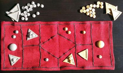 HIRÞ: The Viking Game of Royal Conflict