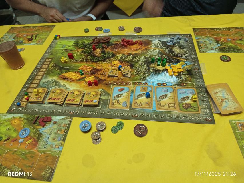 Stone Age на масата, снимка: MarFe MaAn