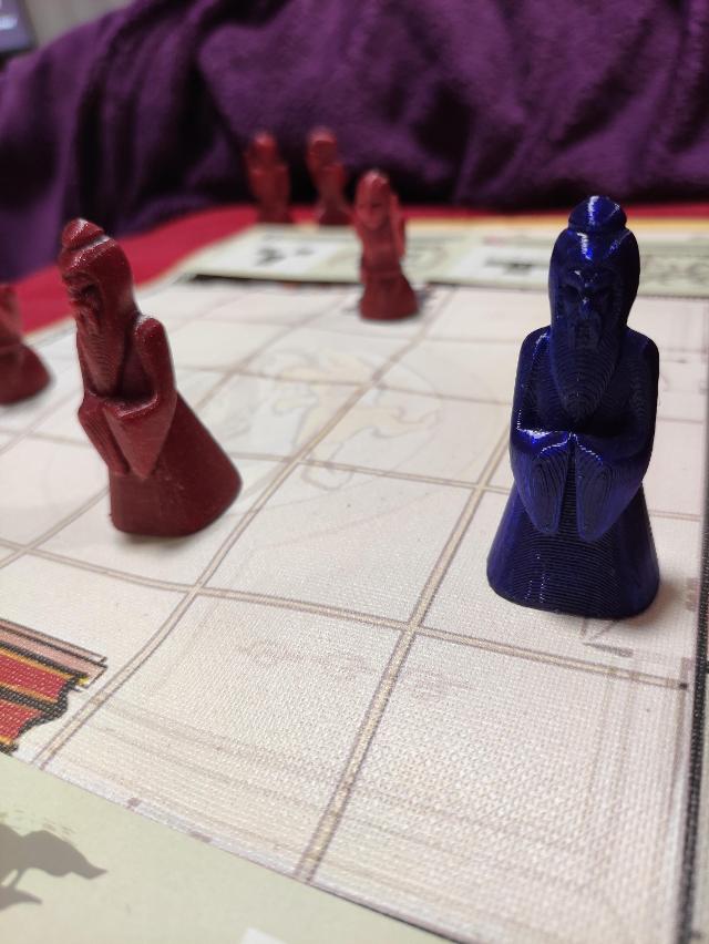 Onitama sobre la taula, foto de Sebashi