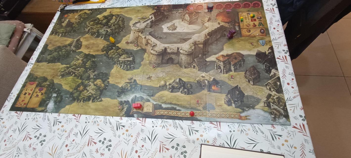 The Adventures of Robin Hood on the table, photo by Viafora - Francesc