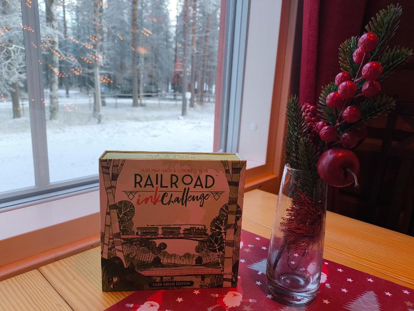Railroad Ink Challenge: Lush Green Edition na stole, zdjęcie: Heldisil