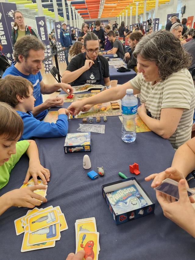 Ghost Blitz on the table, photo by Artur Rodríguez Coma