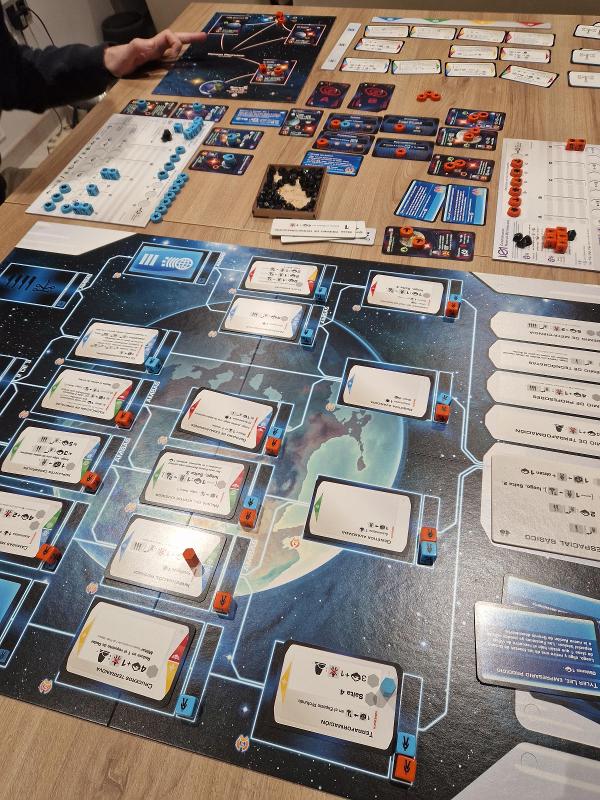 Beyond the Sun on the table, photo by Pere
