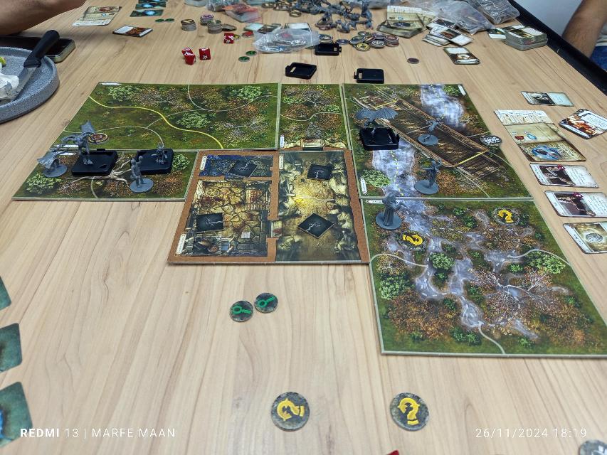 Mansions of Madness: Second Edition op tafel, foto van MarFe MaAn