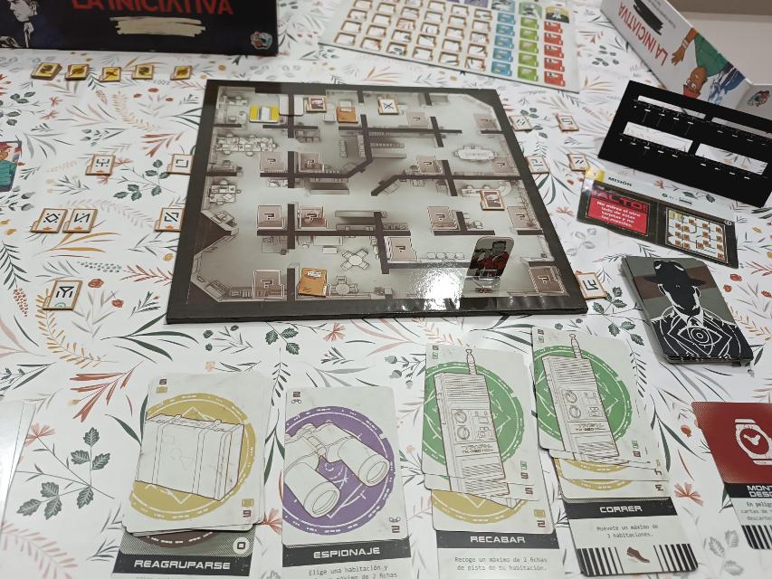 The Initiative on the table, photo by Viafora - Francesc