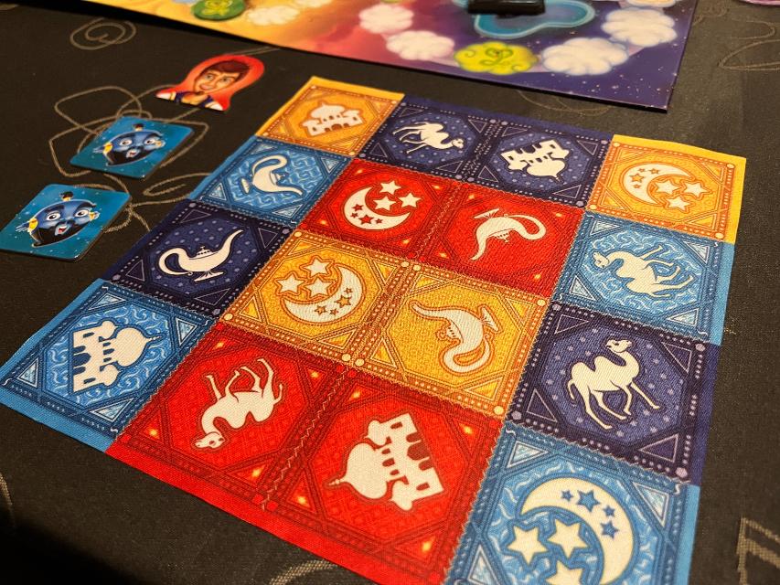 Magic Fold on the table, photo by Bruno Circulo Friki