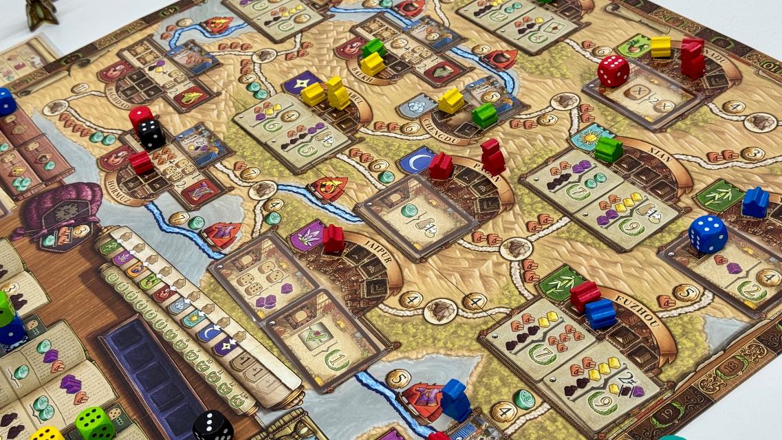 Marco Polo II: In the Service of the Khan on the table, photo by Dídac