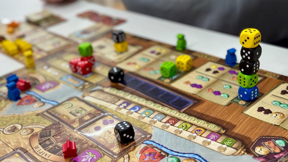 Marco Polo II: In the Service of the Khan on the table, photo by Dídac
