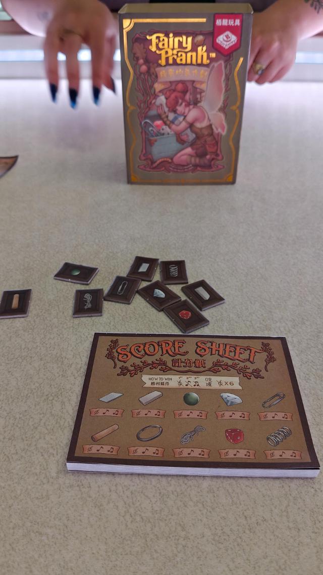 Fairy Prank on the table, photo by Julio CC