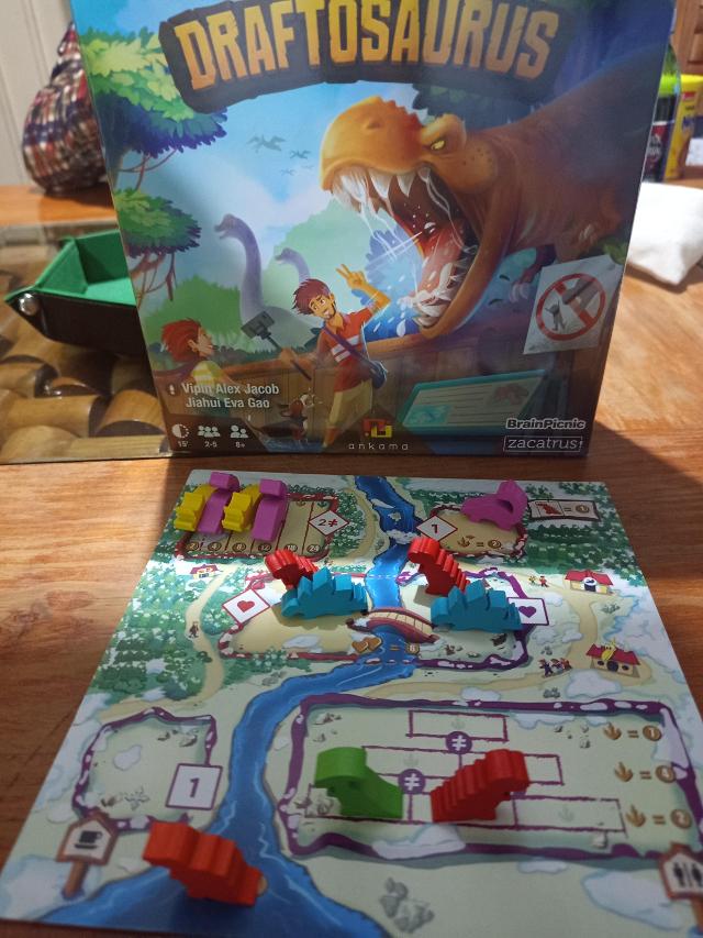 Draftosaurus på bordet, foto af MarFe MaAn