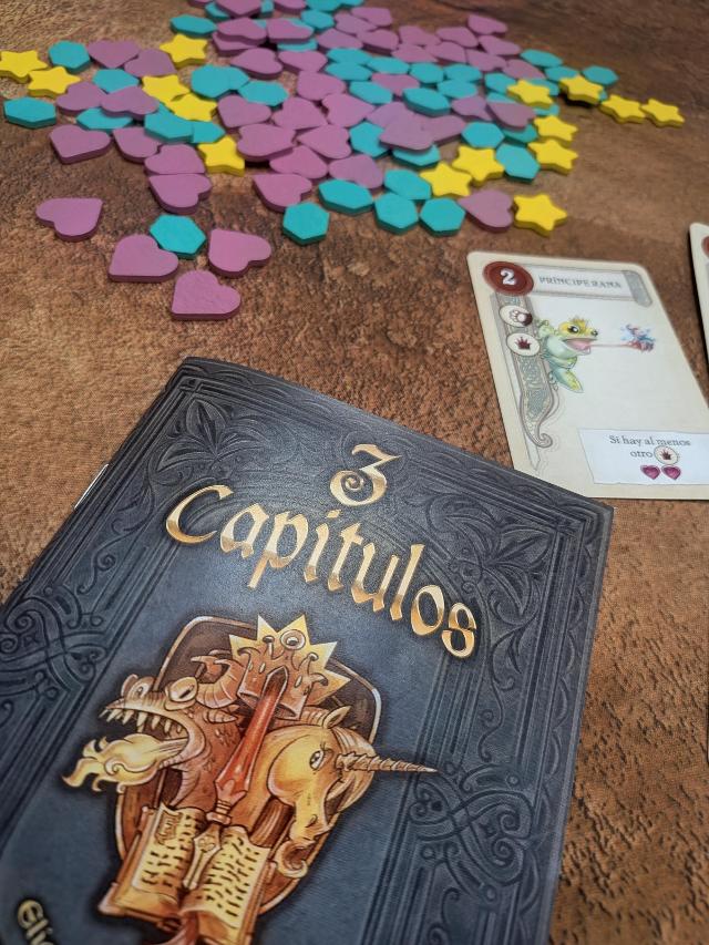 3 Chapters on the table, photo by Jordi Hernandez