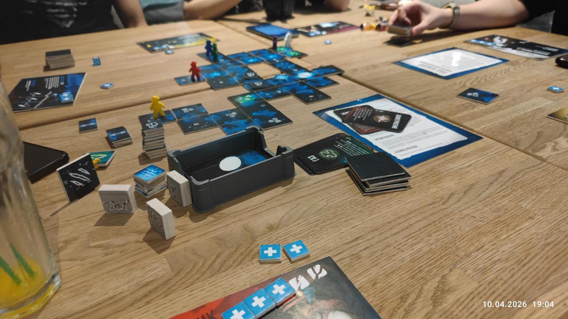 Sub Terra on the table, photo by FazerGD