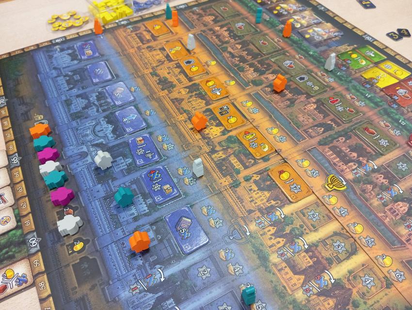 Golem op tafel, foto van Estepo Estepoes