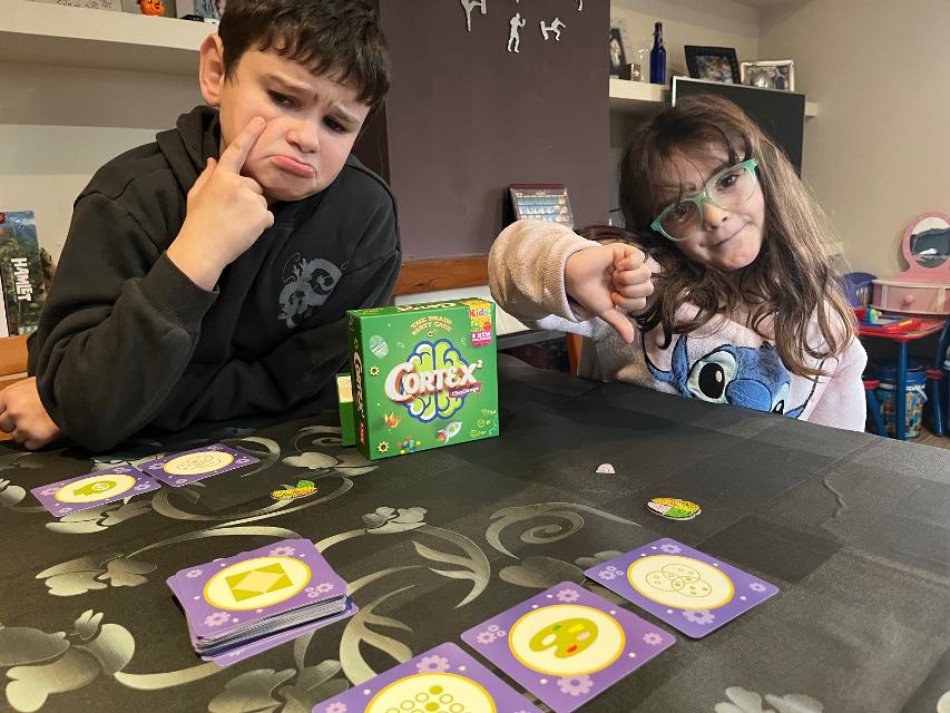 Cortex Challenge 2: Kids on the table, photo by Bruno Circulo Friki