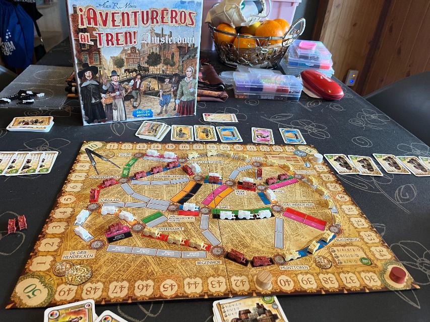 Ticket to Ride: Amsterdam on the table, photo by Bruno Circulo Friki