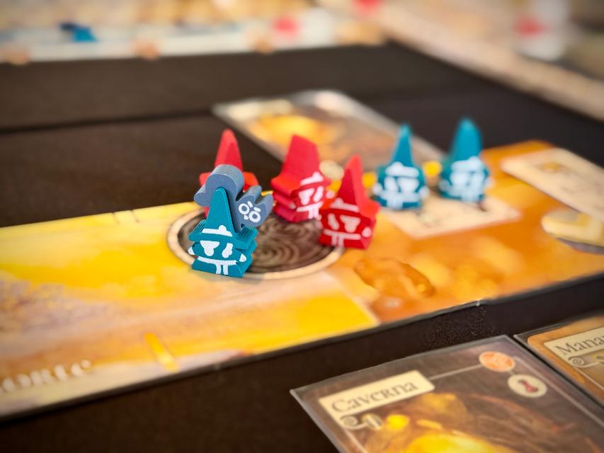Evenfall on the table, photo by Dídac