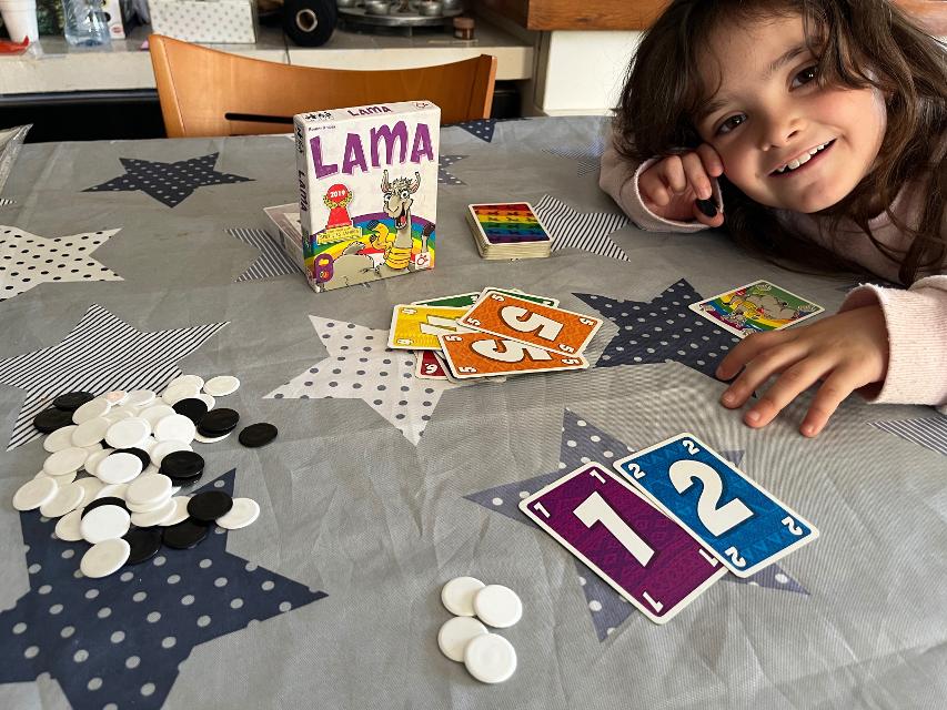 L.A.M.A. op tafel, foto van Bruno Circulo Friki
