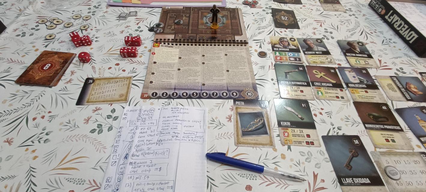 Aventura Z: Vol 1 Lovecraft on the table, photo by Viafora - Francesc