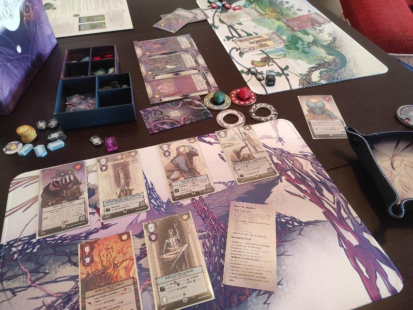 Etherstone sobre la mesa, foto de Pauliss
