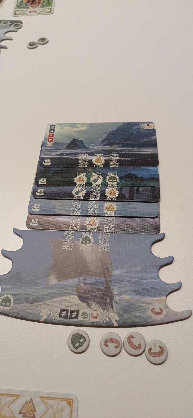 Knarr sobre la taula, foto de Carcolo
