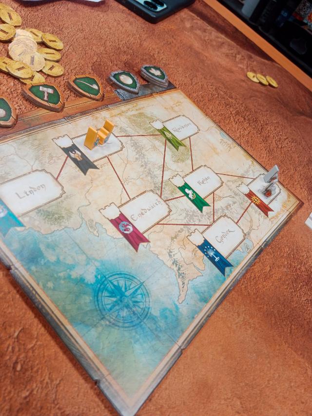 The Lord of the Rings: Duel for Middle-earth on the table, photo by Jordi Hernandez