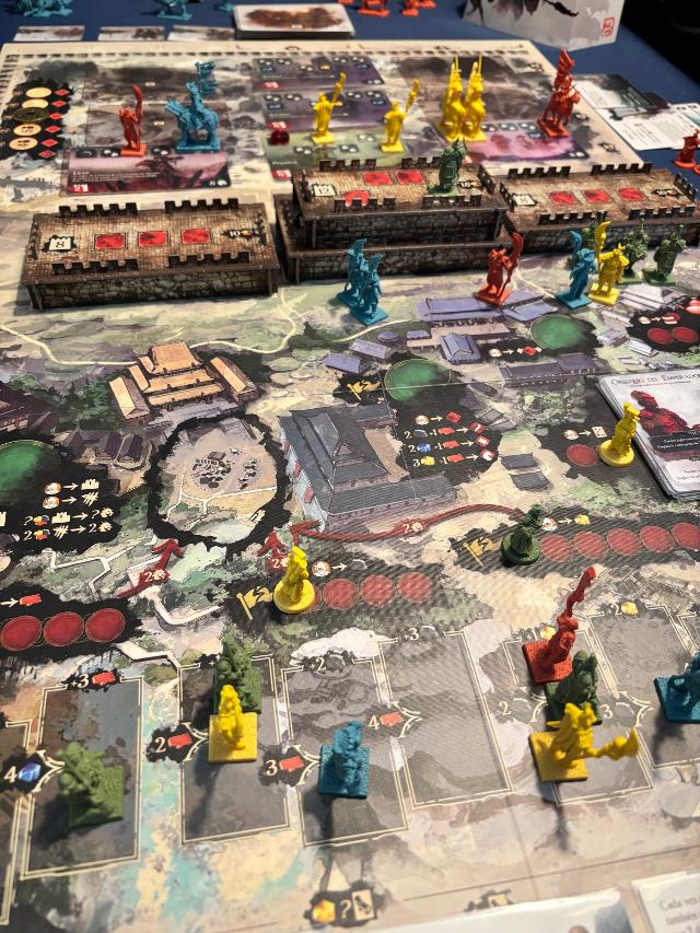 The Great Wall on the table, photo by Alba Lo