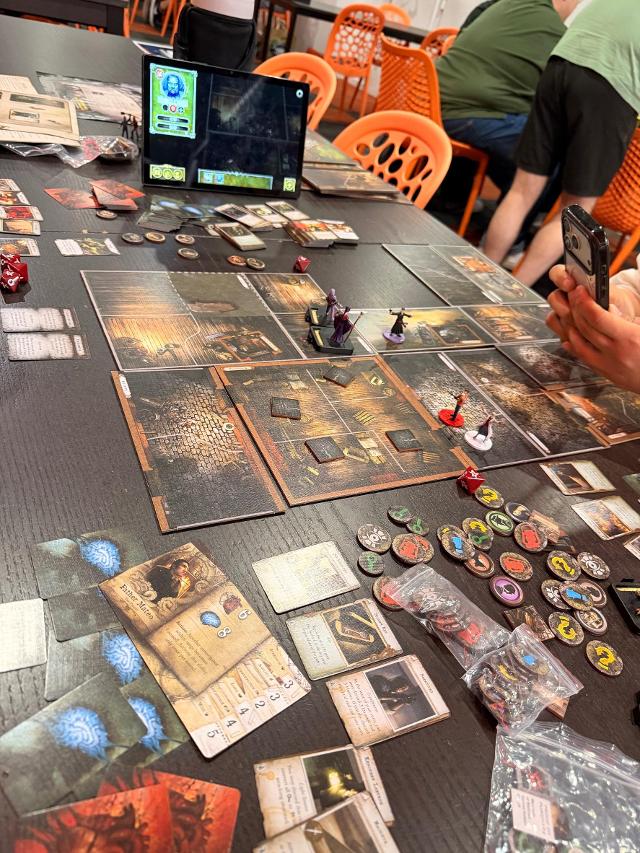 Mansions of Madness: Second Edition op tafel, foto van Paige
