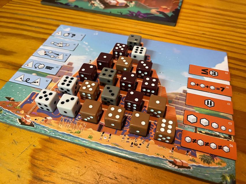 Pyradice on the table, photo by Bruno Circulo Friki