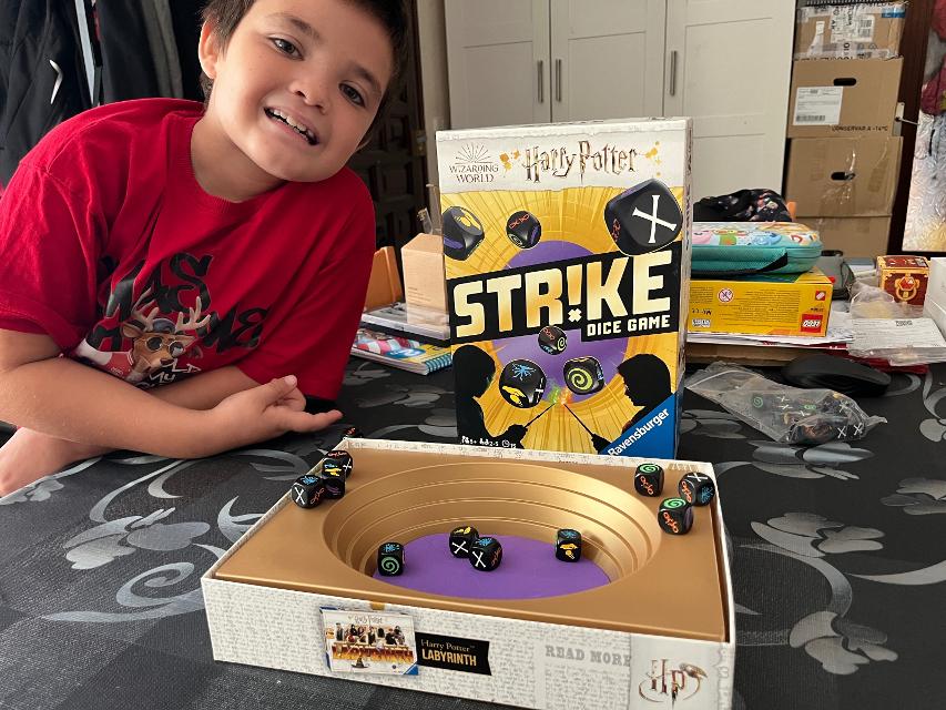 Harry Potter Strike Dice Game on the table, photo by Bruno Circulo Friki