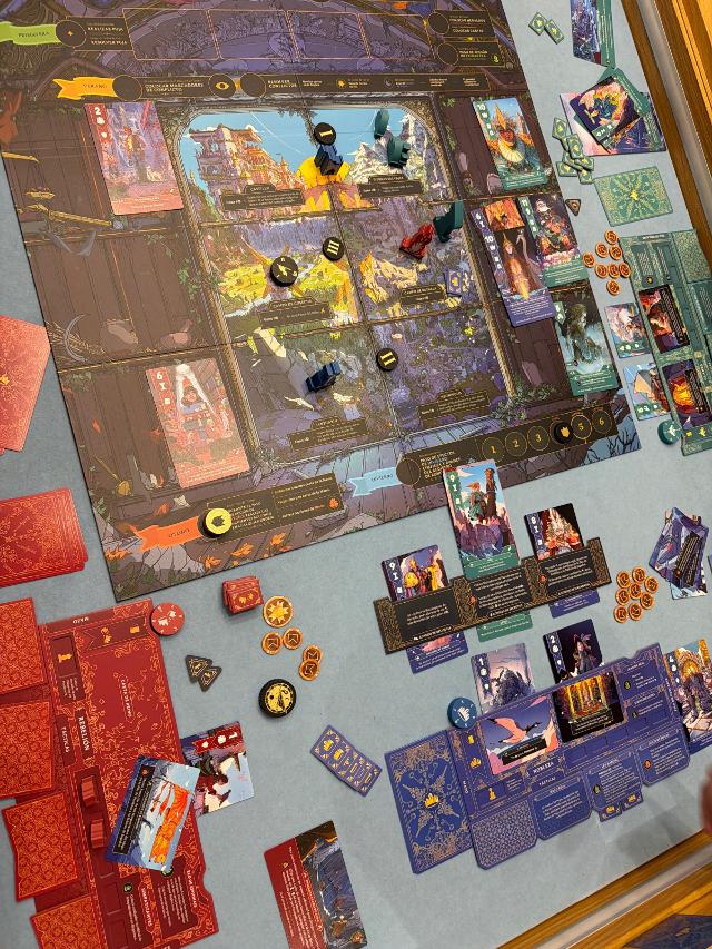 The Old King's Crown sur la table, photo de neogeneration