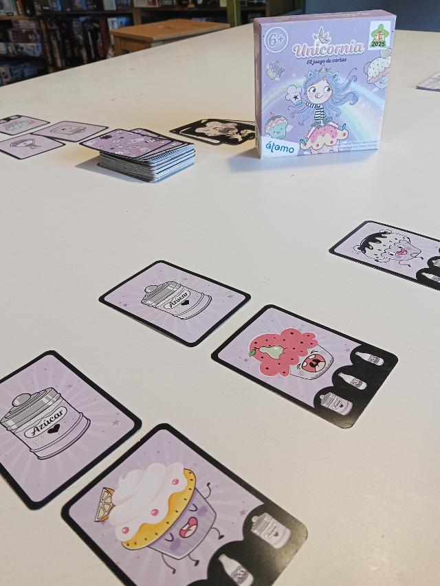 UNICORNIA on the table, photo by Morriondo