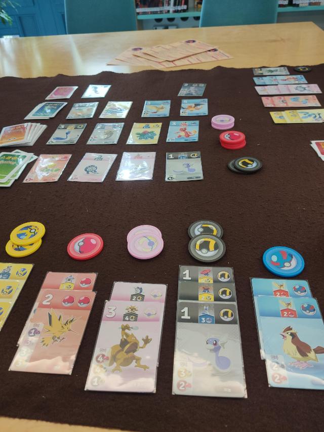 스플렌더: Pokémon (Splendor: Pokémon) på bordet, bilde av tienlevy