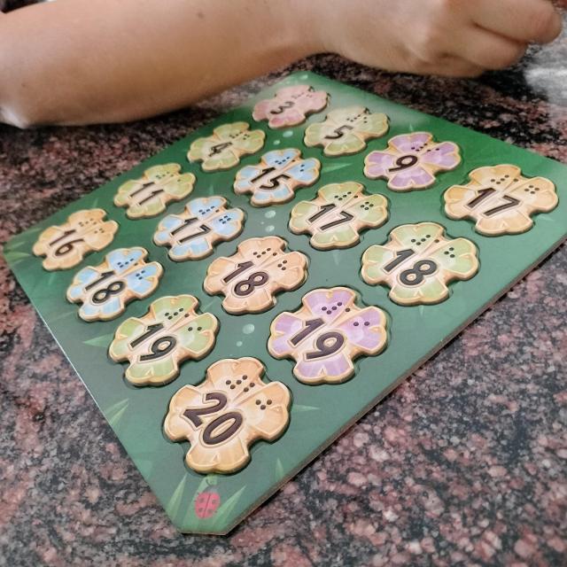 Lucky Numbers on the table, photo by Dani Gómez