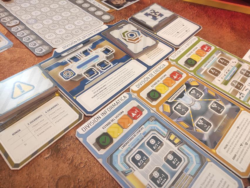Gen7: A Crossroads Game on the table, photo by Cainneth