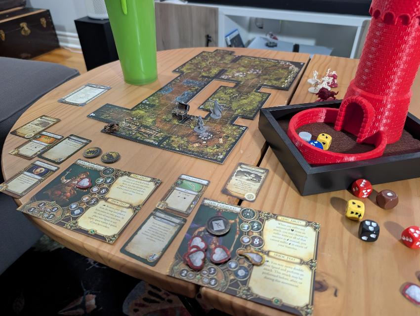Descent: Journeys in the Dark (Second Edition) op tafel, foto van Brandon Storm