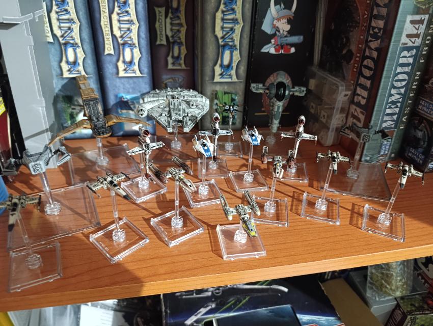 Star Wars: X-Wing Miniaturen-Spiel – Grundspiel auf dem Tisch, Foto von Tazmanian