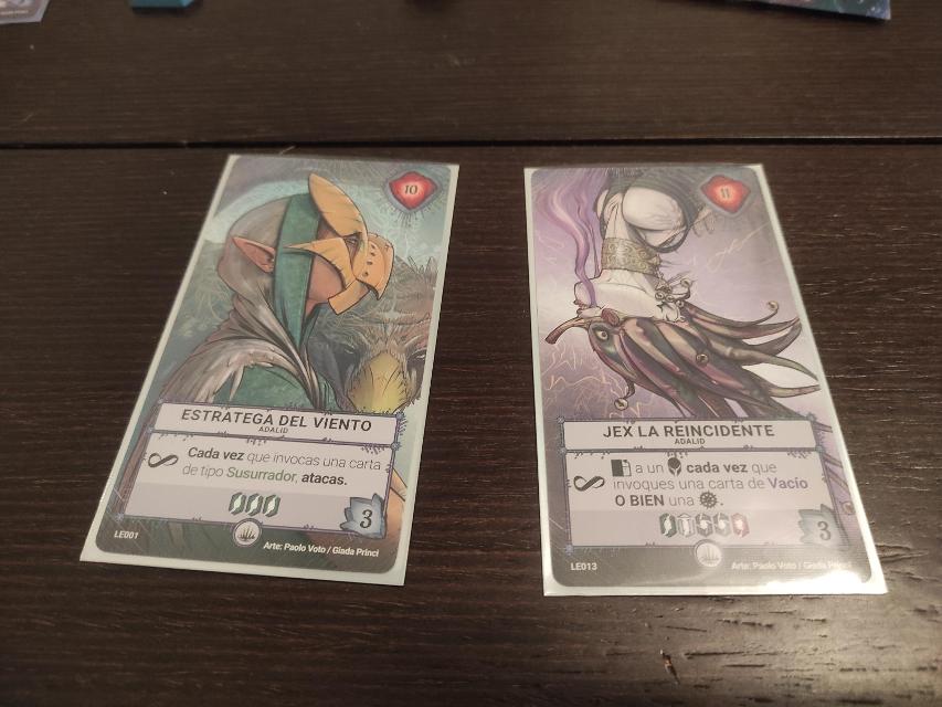 Etherstone sobre la mesa, foto de Pauliss