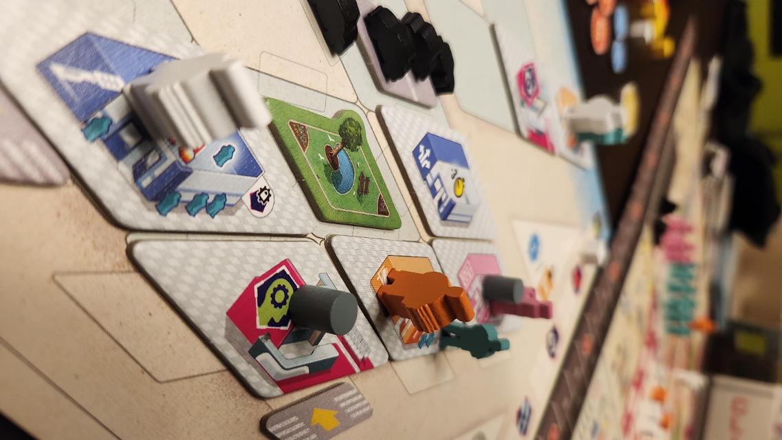 Clinic: Deluxe Edition on the table, photo by Vardak