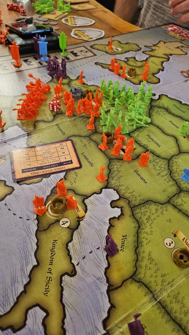 Risk: Europe az asztalon, fotó: Gent Canaj