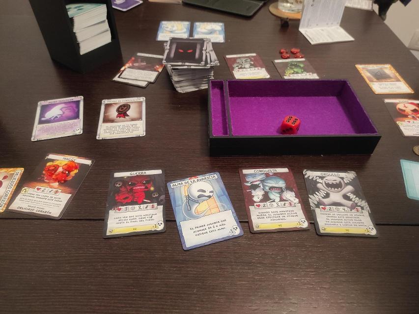 The Binding of Isaac: Four Souls – Ultimate Collector's Edition on the table, photo by Pauliss