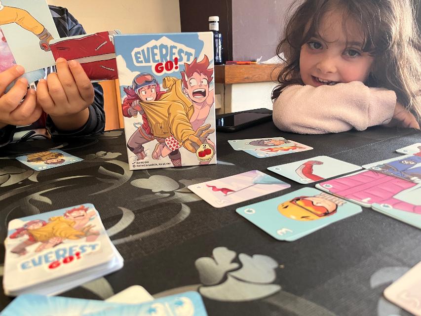 Everest Go! on the table, photo by Bruno Circulo Friki