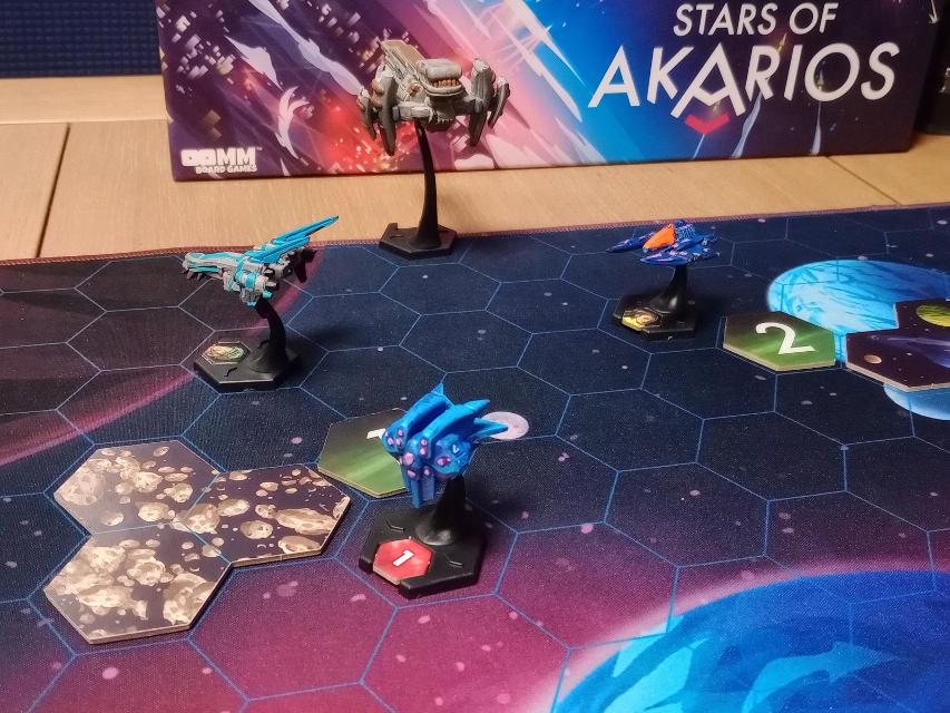 Stars of Akarios auf dem Tisch, Foto von carlos11tgn