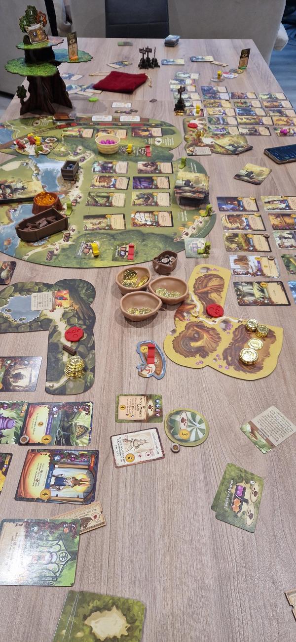 Everdell: The Complete Collection sobre la taula, foto de Pere