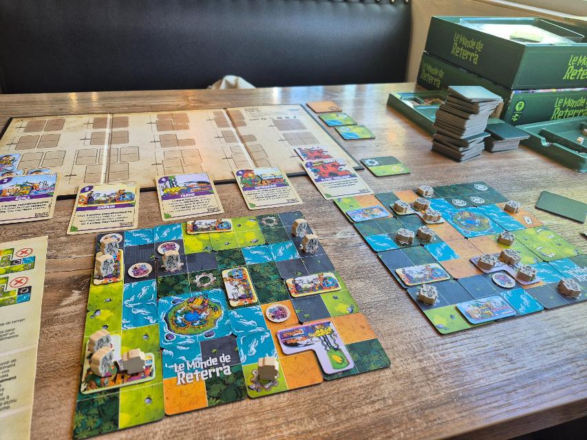 Life in Reterra on the table, photo by Sweetnesspanda