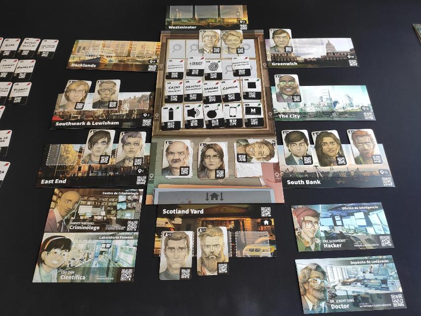 Chronicles of Crime on the table, photo by Mario Estruch