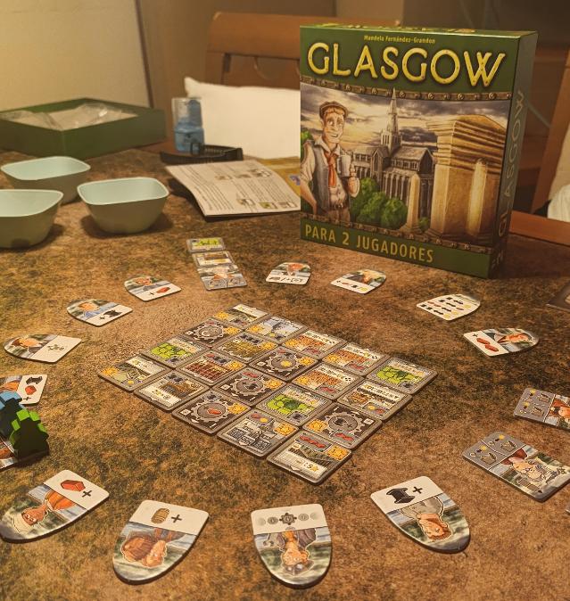 Glasgow on the table, photo by Tazmanian