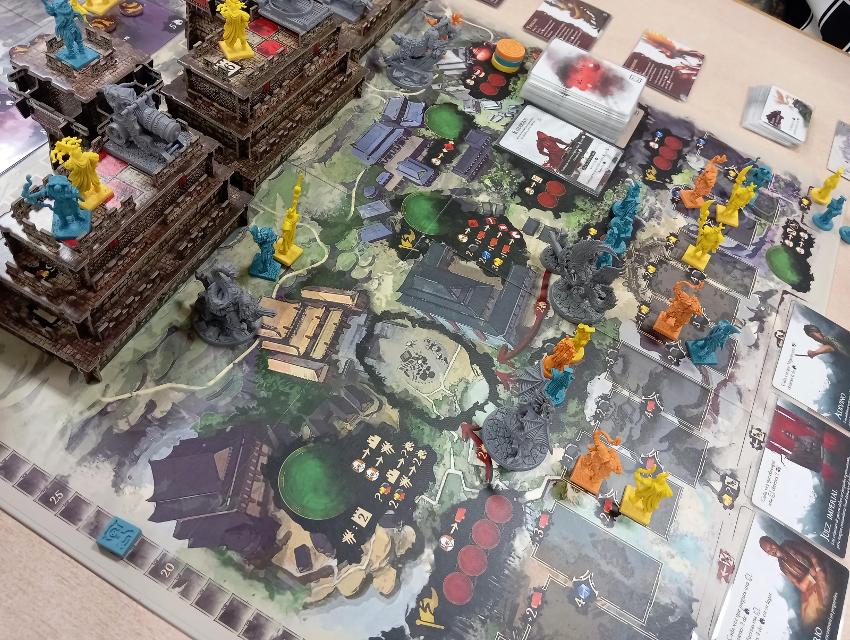 The Great Wall on the table, photo by Estepo Estepoes