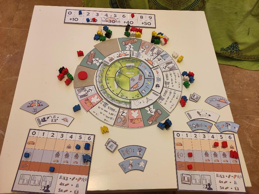 Unpublished Prototypes na stole, zdjęcie: Jaime Mayol