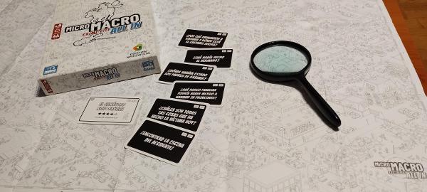 MicroMacro: Crime City – All In on the table, photo by Merche