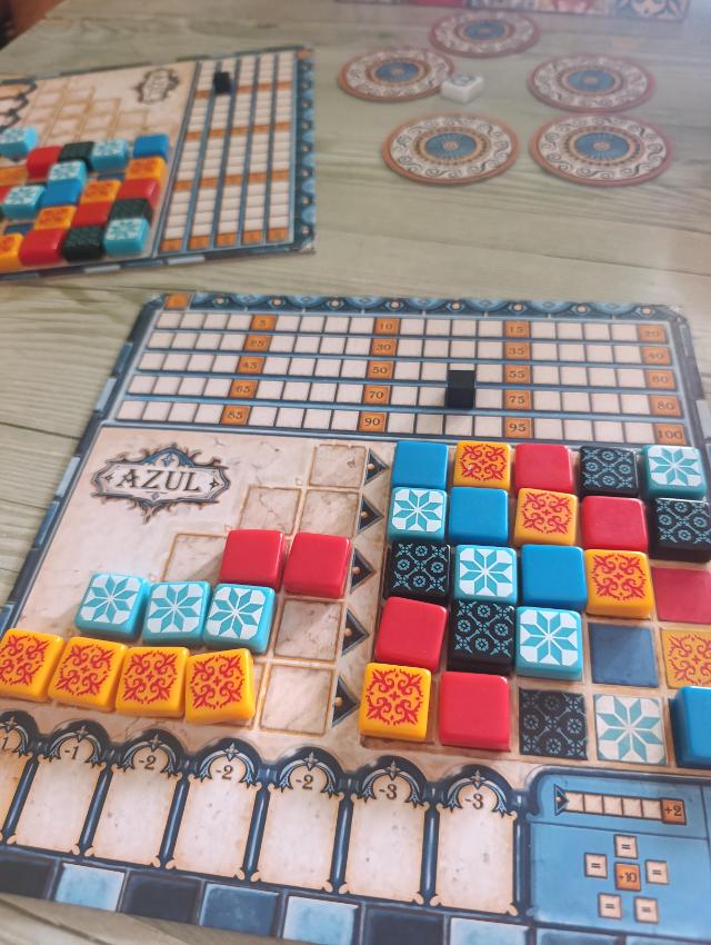 Azul on the table, photo by Japydance